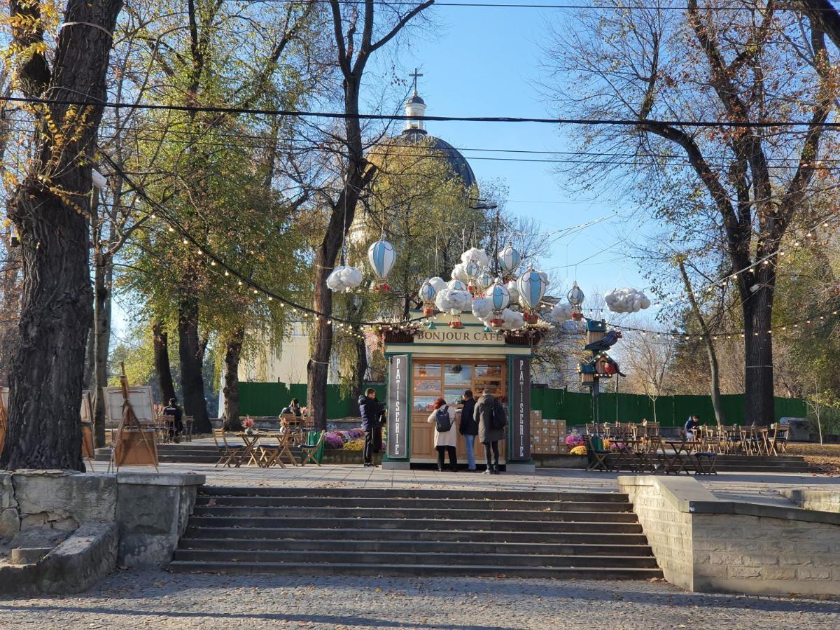 Park & Pedestrian Zone Apartment For4 Chisinau Ngoại thất bức ảnh